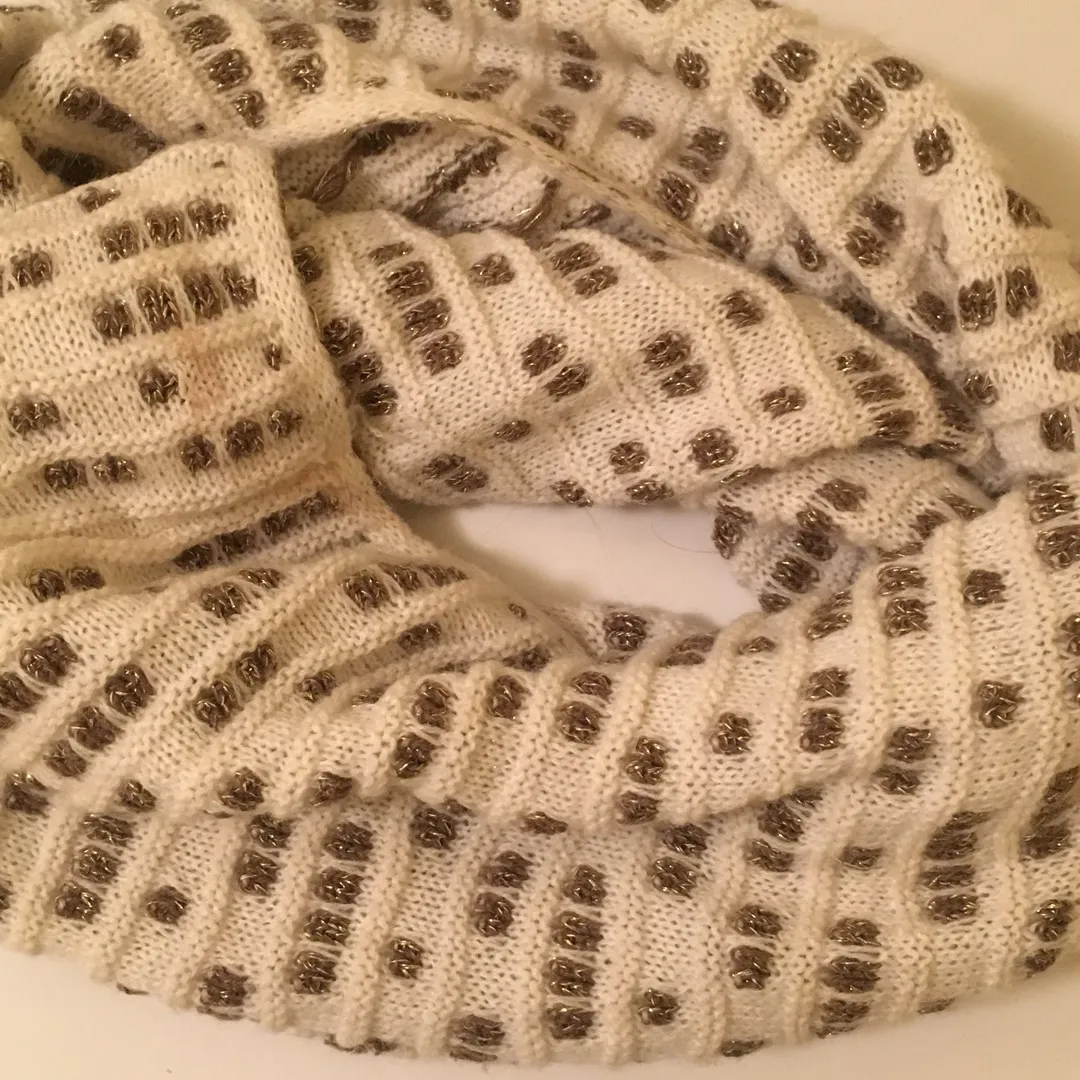 White And Gold Double Wrap Scarf photo 1