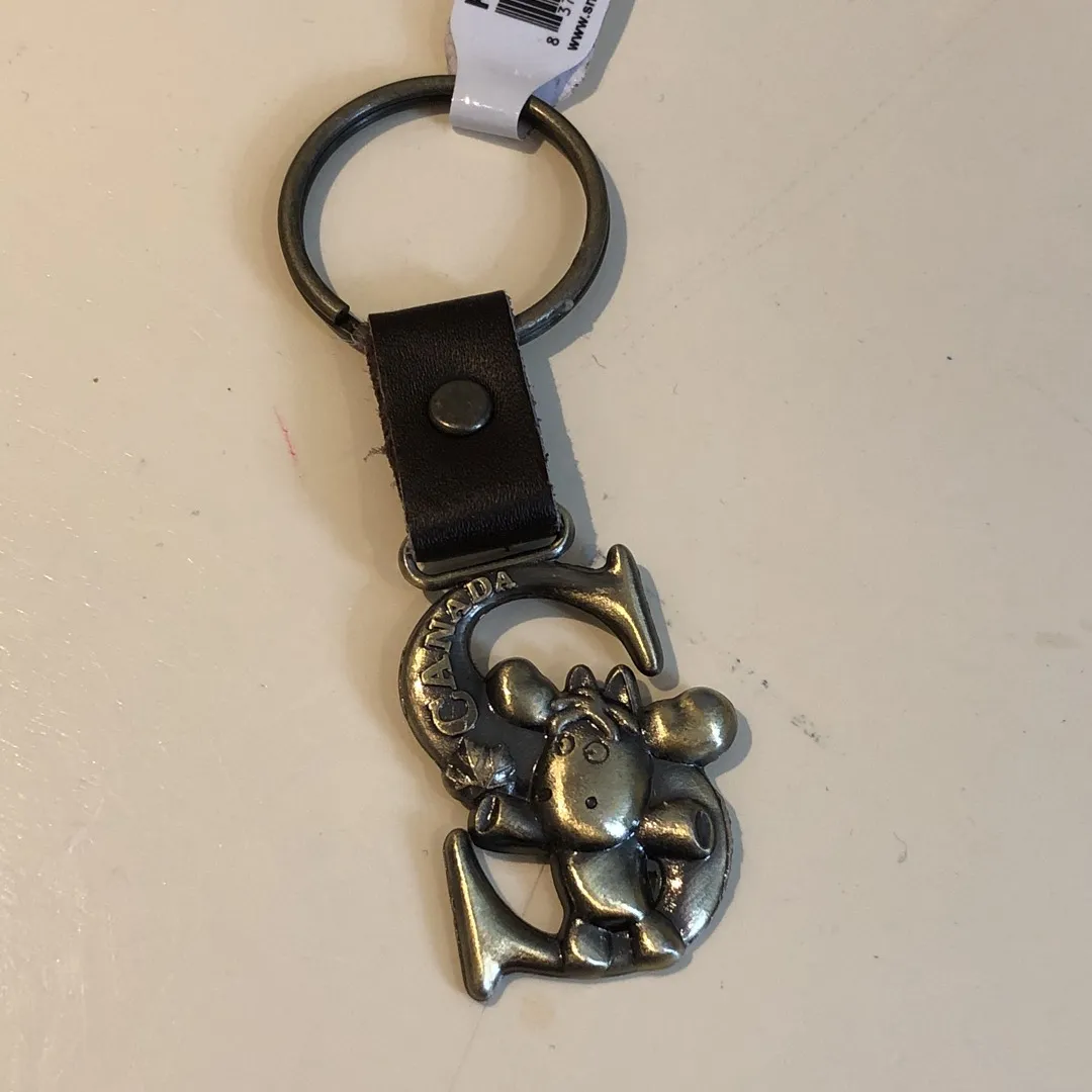 BNWT "S" Canada Themed Keychain photo 1