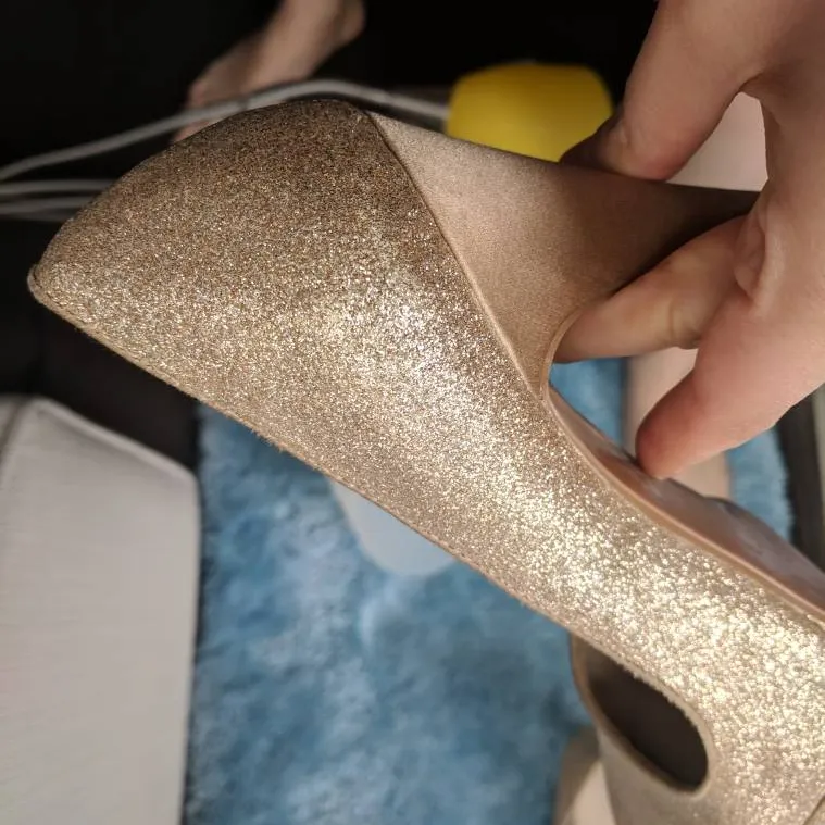 Sparkly Gold Heels Size 7.5 photo 3