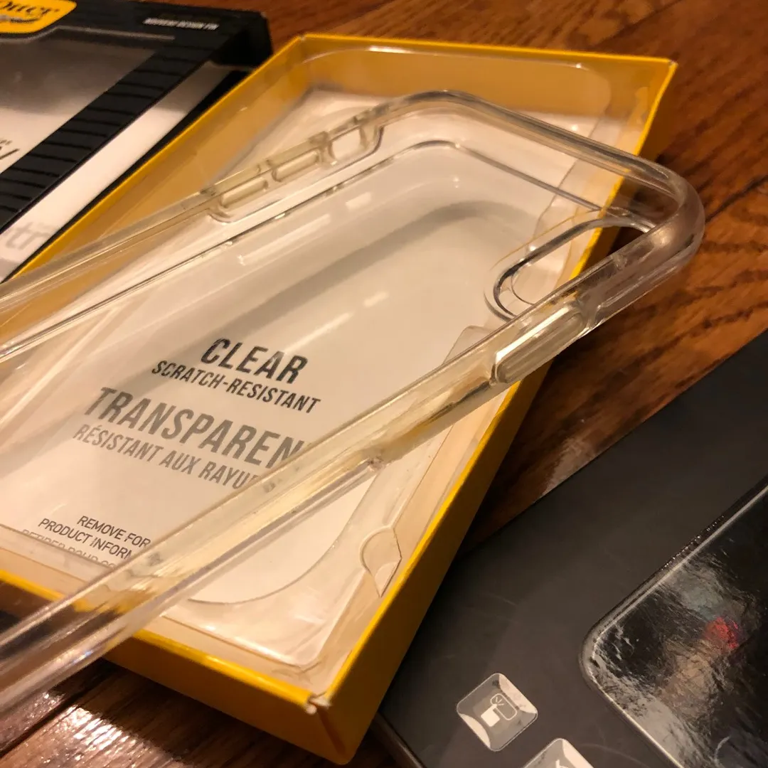 BNIB otterbox iPhone XR case + Tempered Screen Protector photo 3