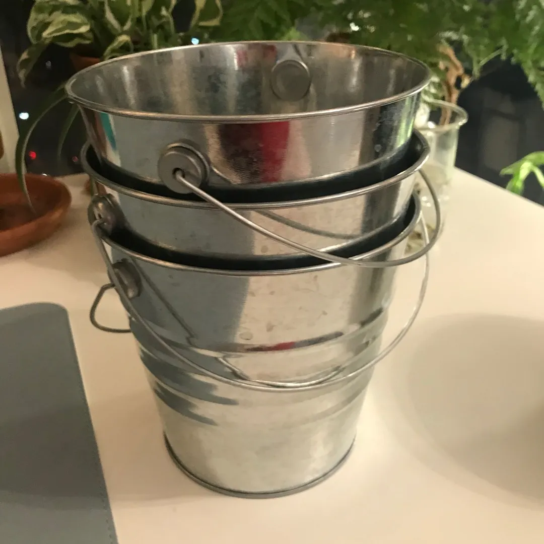 4 Metal Buckets/planters photo 1