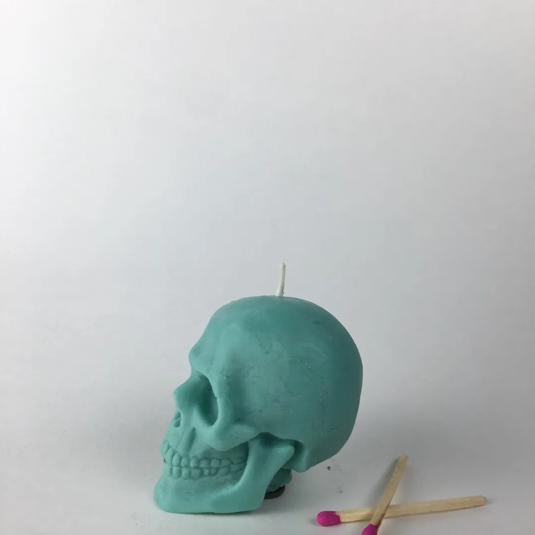SMALL SKULL CANDLE photo 4