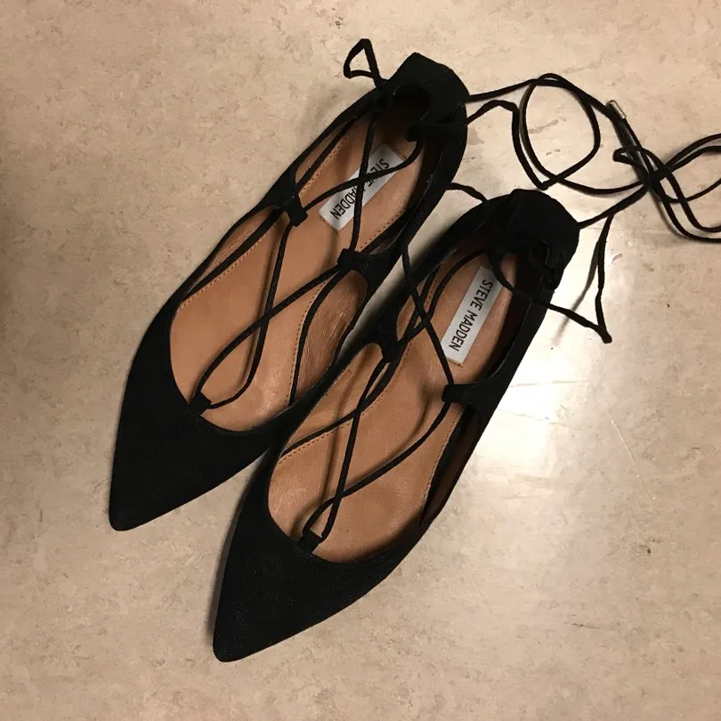Size 9.5 Steve Madden Suede Lace Up Flats photo 1