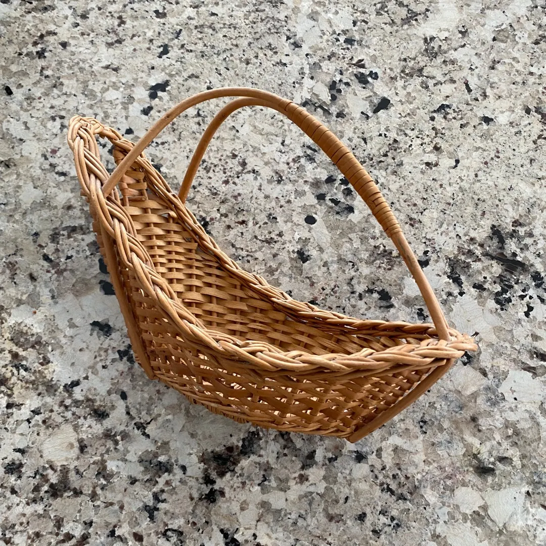 Wicker Basket For Fruit, Flowers Or Plants photo 4