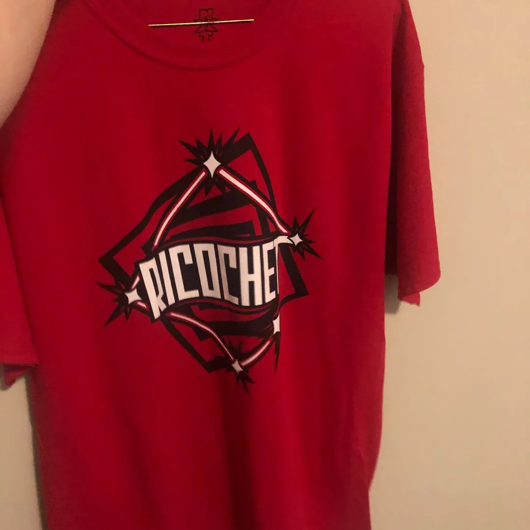 WWE NXT Ricochet LARGE T shirt photo 1