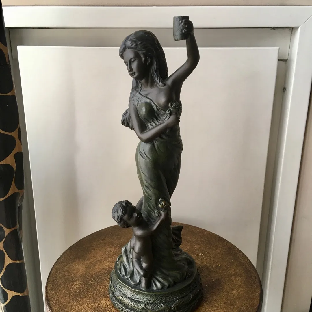 Mother and Child Statue photo 1