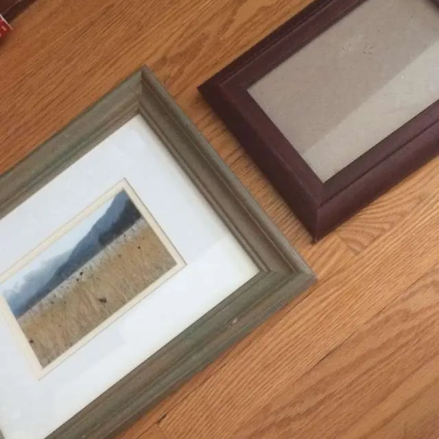 Picture Frames, Gently Used photo 1