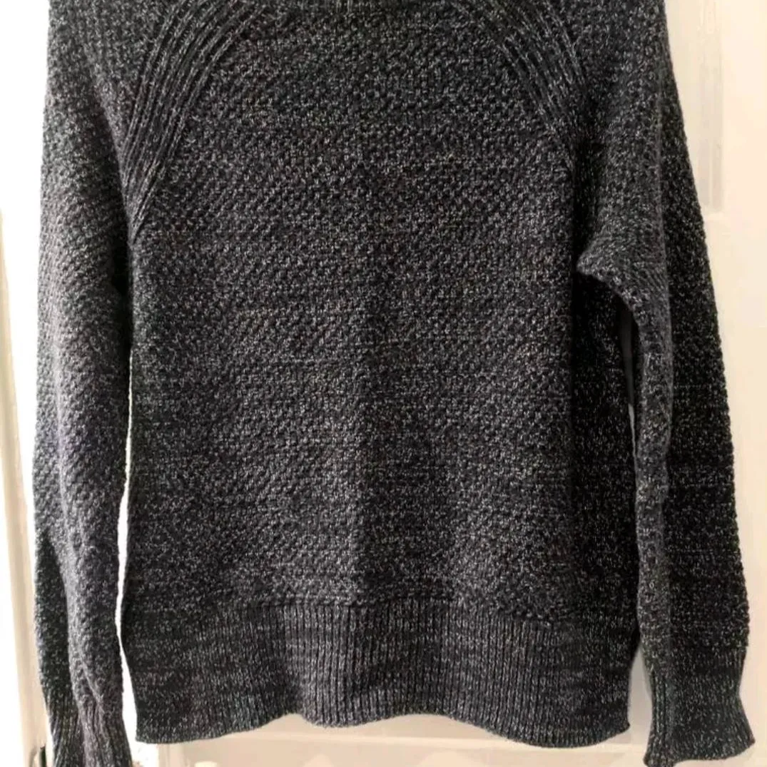 Gap Knitted Sweater photo 3