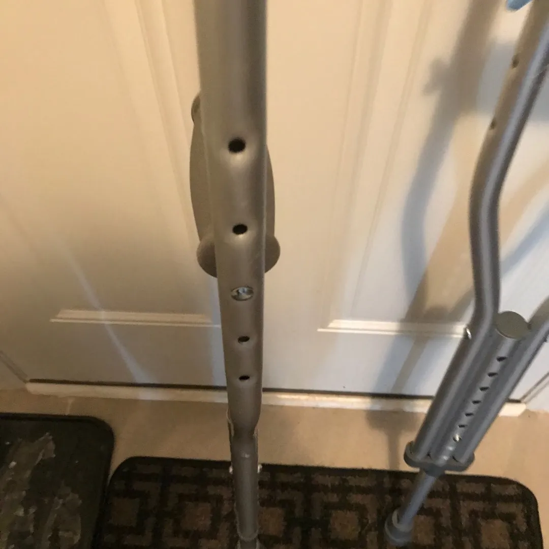 Hop to it - Aluminum Crutches photo 5