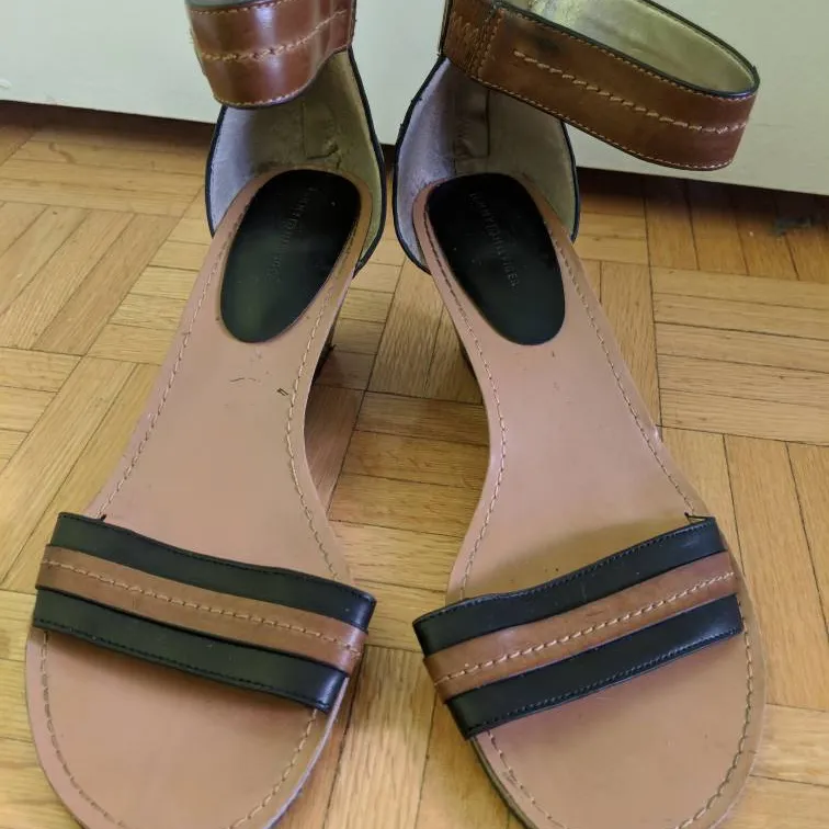 Tommy Hilfiger Size 9.5 Wedges photo 4