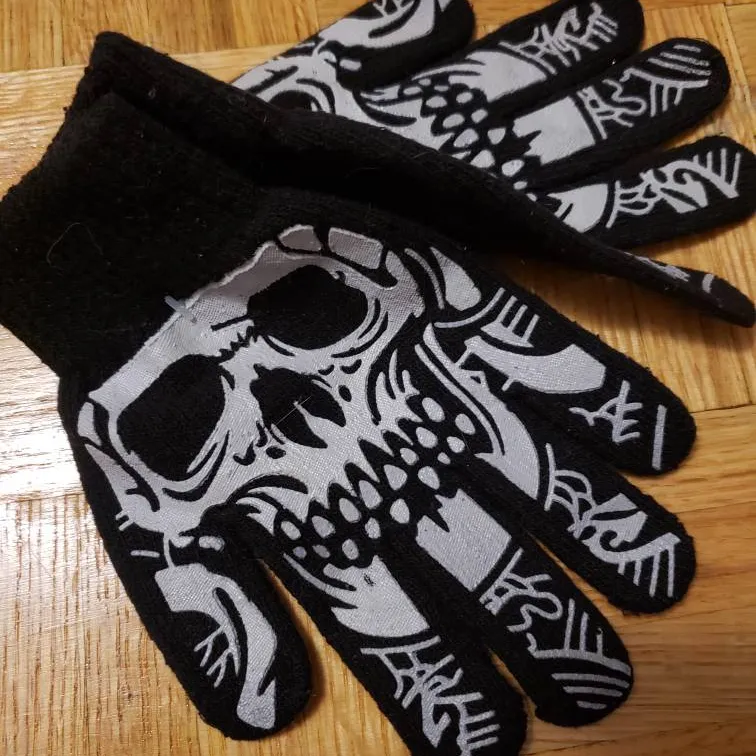 Brand New Skeleton Gloves photo 1