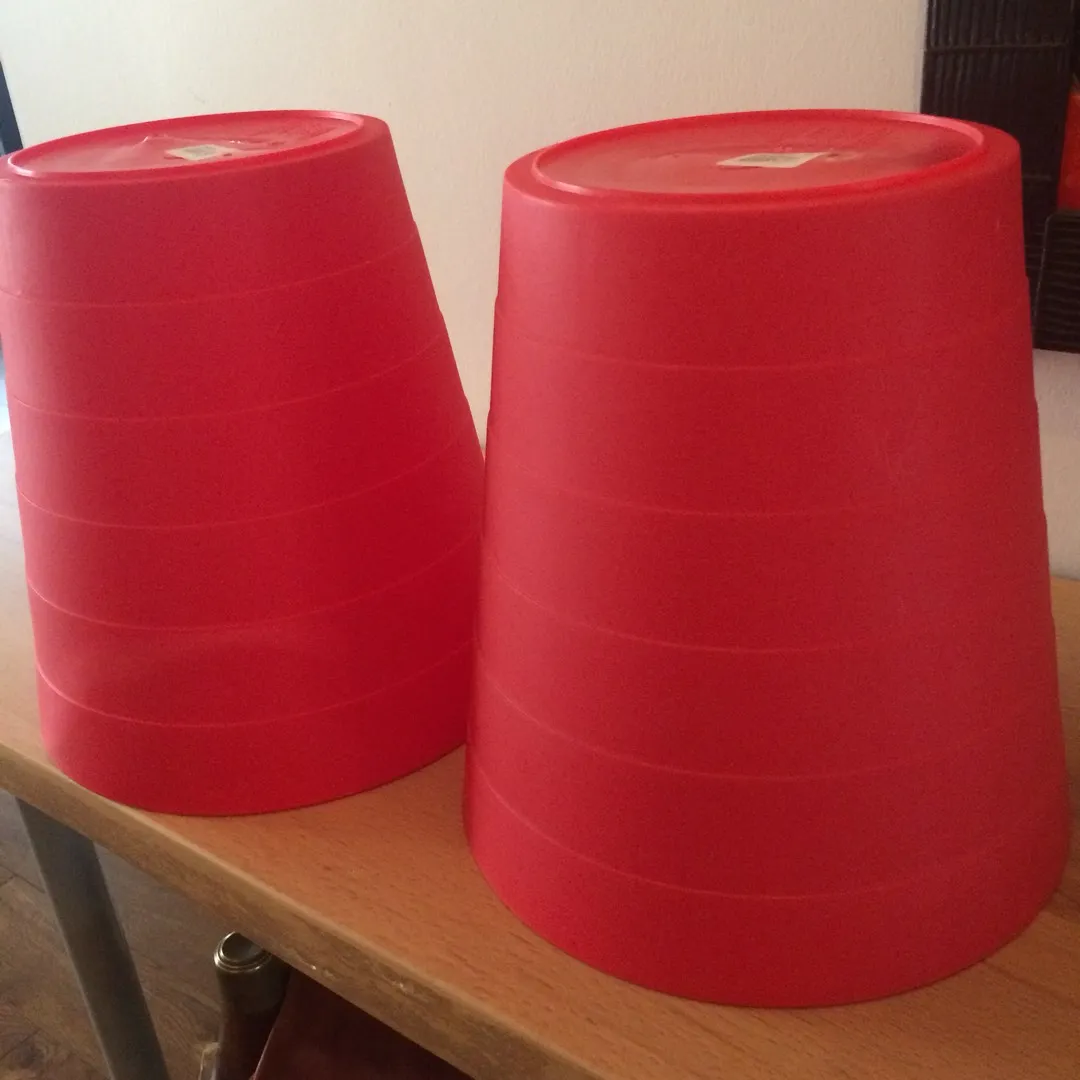2 Ikea FNISS red cans photo 1