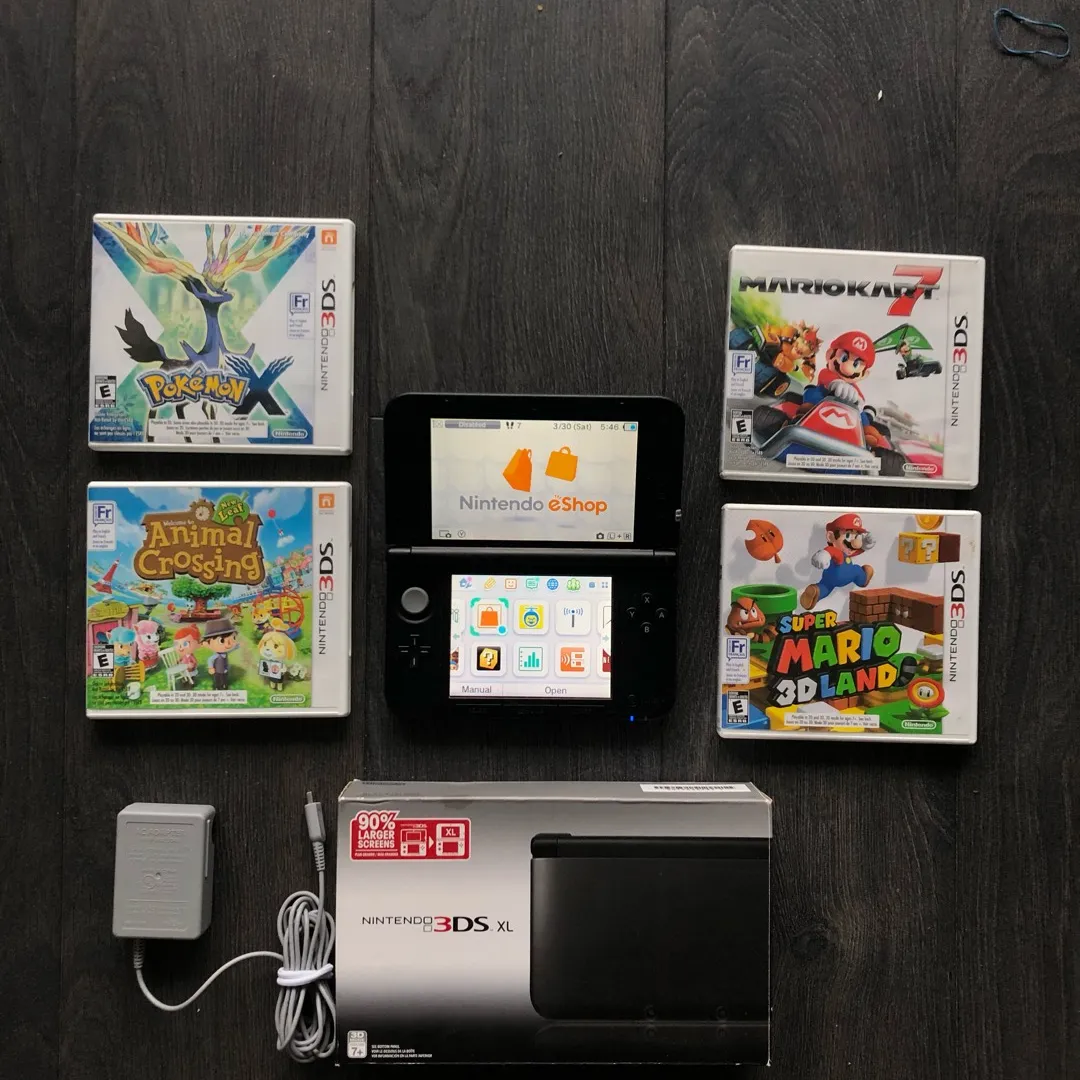 Nintendo 3DS XL (4GB Memory Card) With Games photo 3
