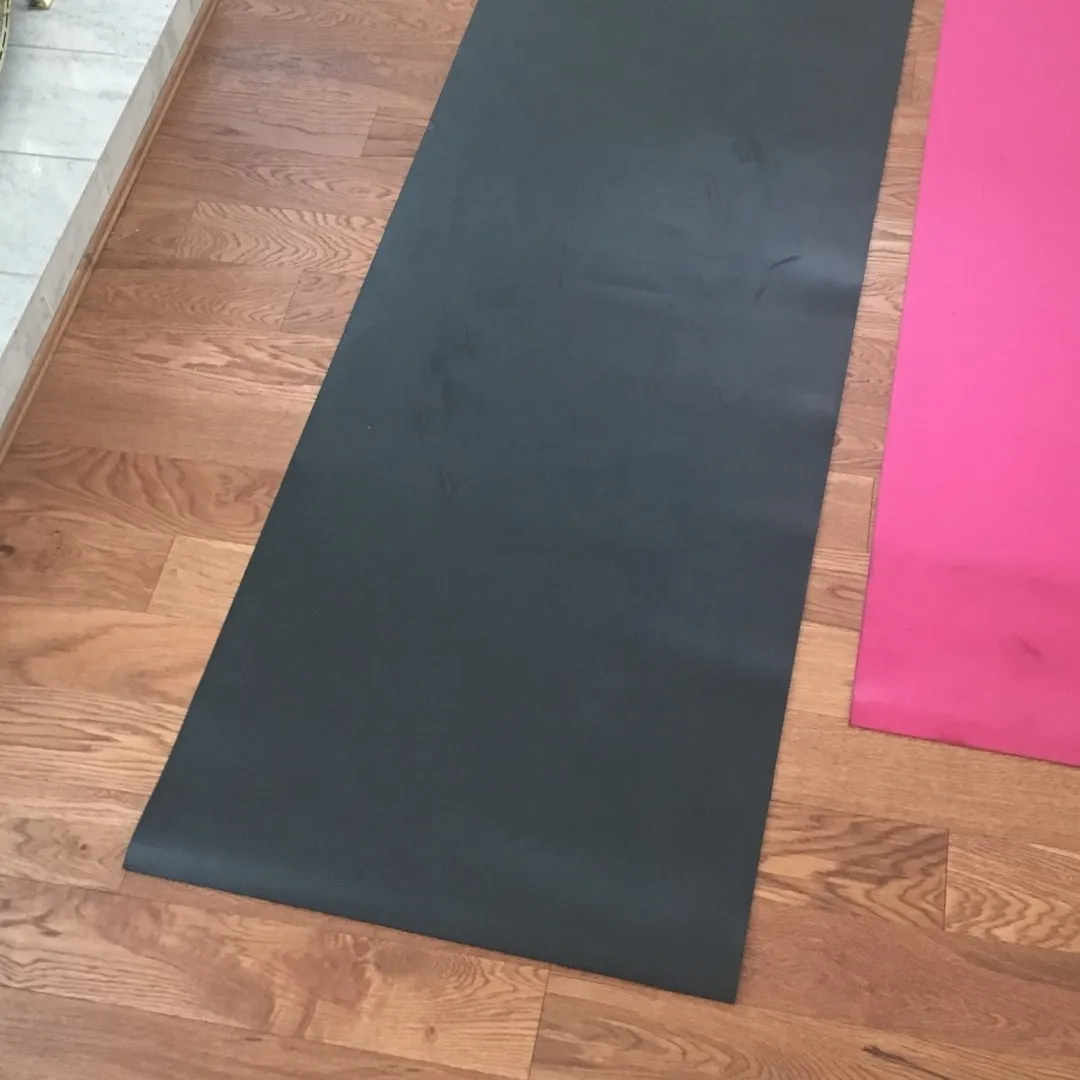 XL lululemon Yoga Mat photo 1