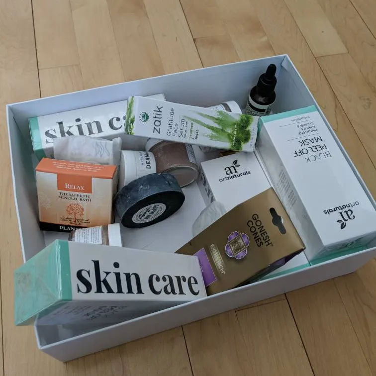 Box Of Misc Skincare Facial Masks Body Products All New photo 1