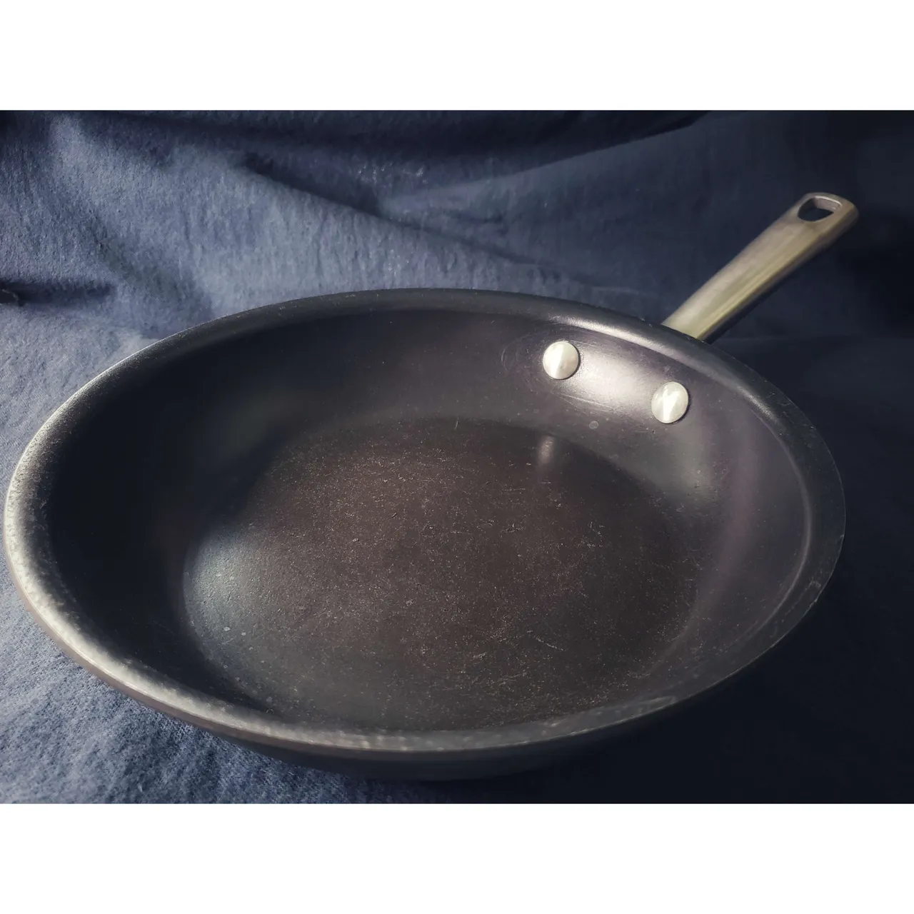 Skillet 8.5in/21.5cm - hard-anodized nonstick photo 1