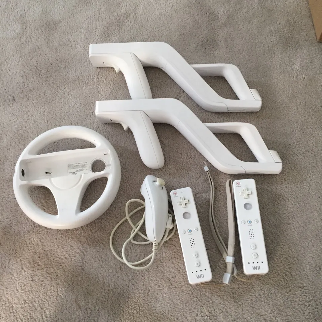 Wii Controllers! photo 1