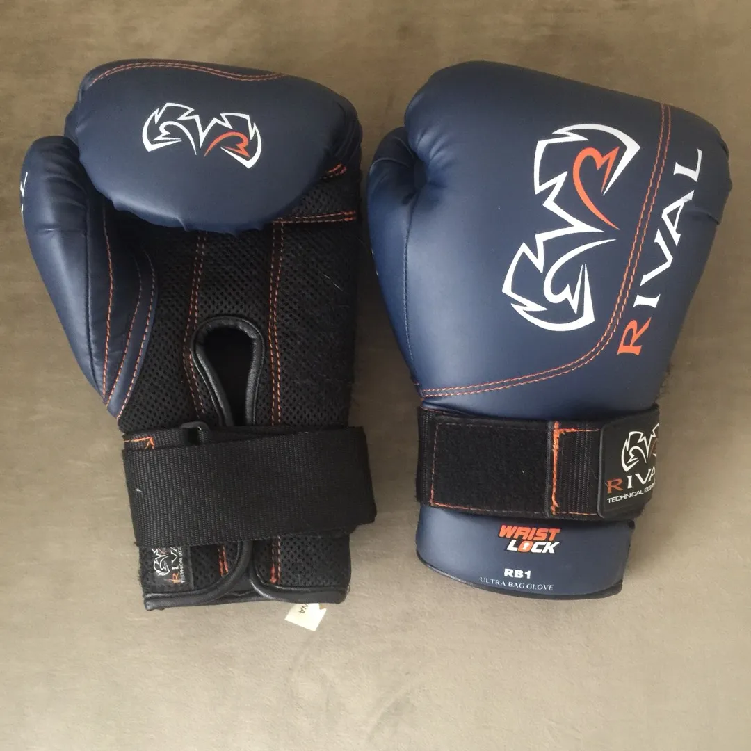 Rival Boxing Gloves photo 3
