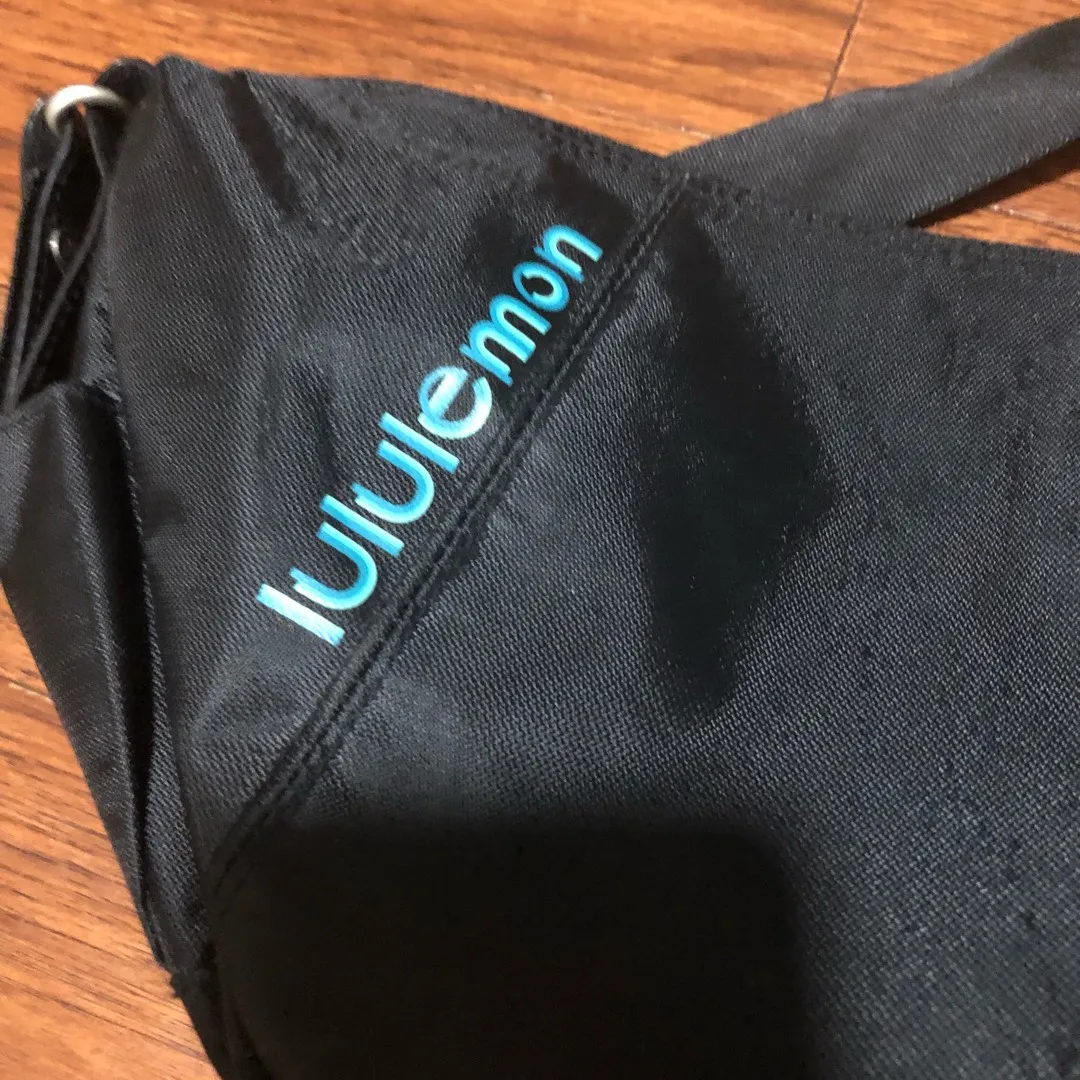 Lululemon Over The Shoulder Bag / Purse Black Excellent Condi... photo 6