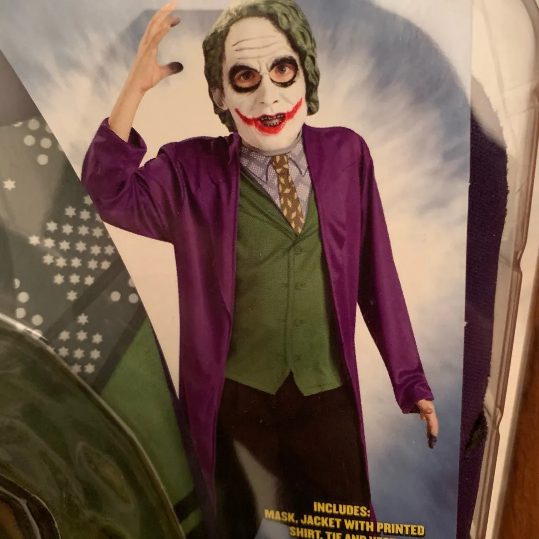 Kids Joker Costume (From Batman Dark Night) photo 1