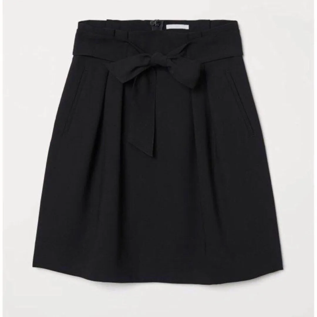 H&M Black Skirt photo 1