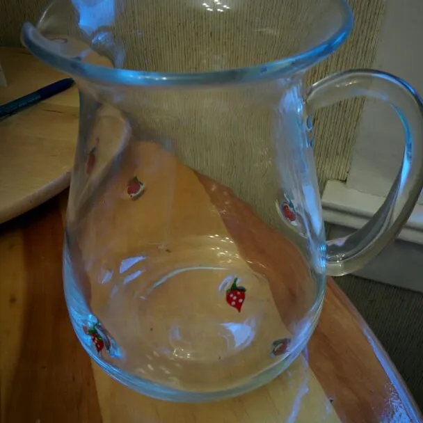 Glass pitcher photo 1