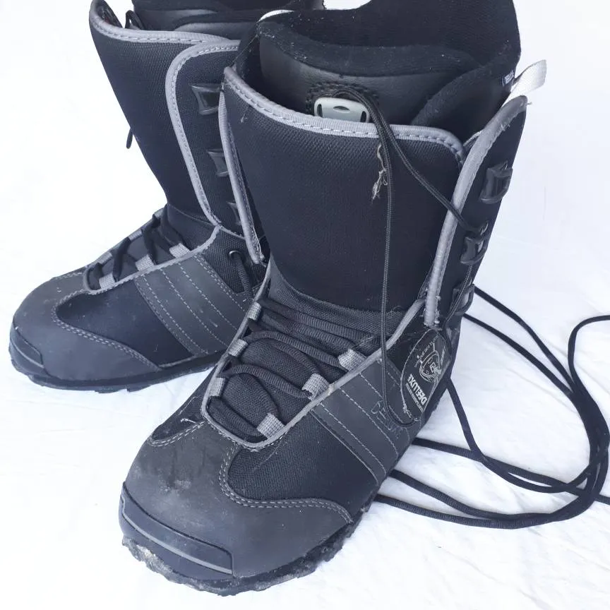 Snowboard boots Size 10 photo 1