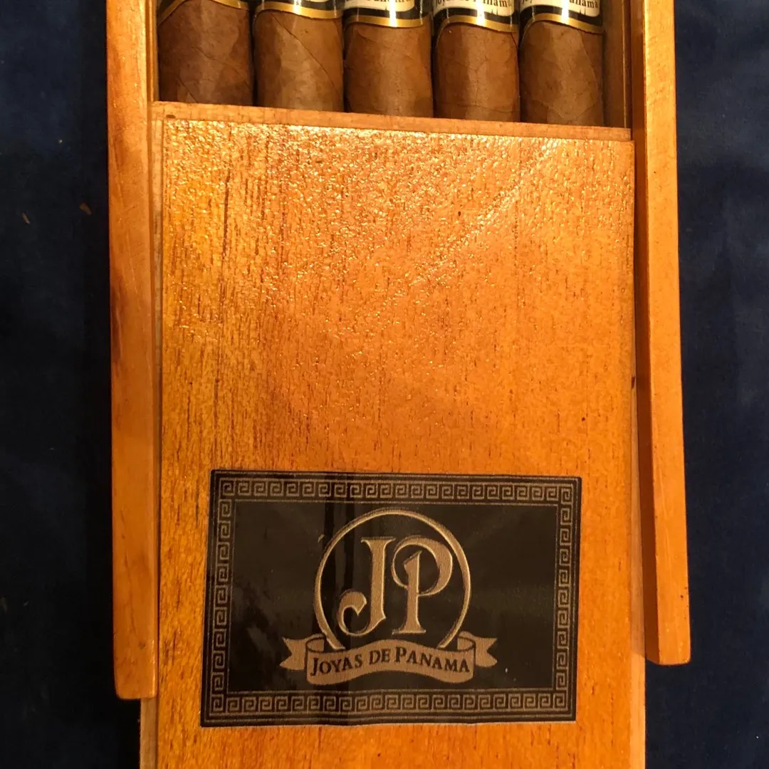 cigars and humidor photo 3