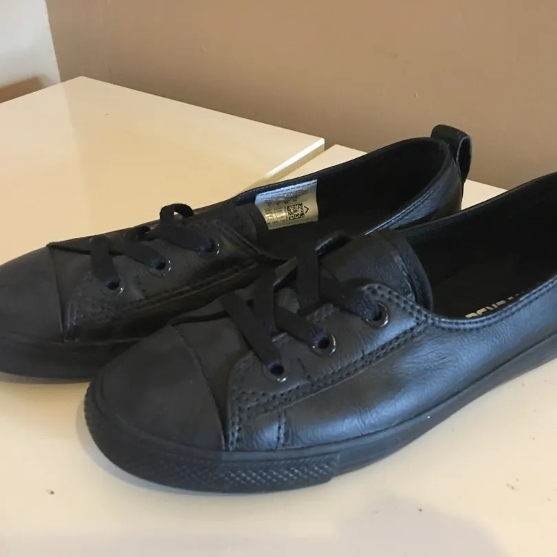 New Black Leather Skinny Converse Size 7 Womens photo 1
