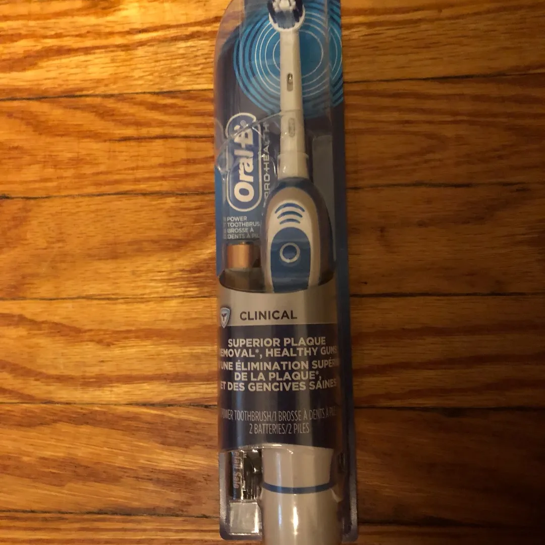 Oral-B Electric Toothbrush photo 1