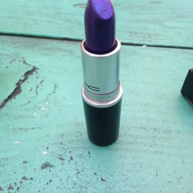 MAC lipstick Royal Hour (metallic) photo 1