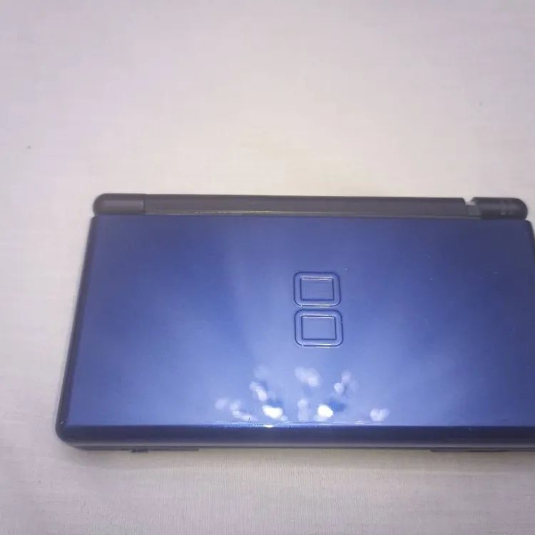 Nintendo DS Lite In Royal Blue photo 3