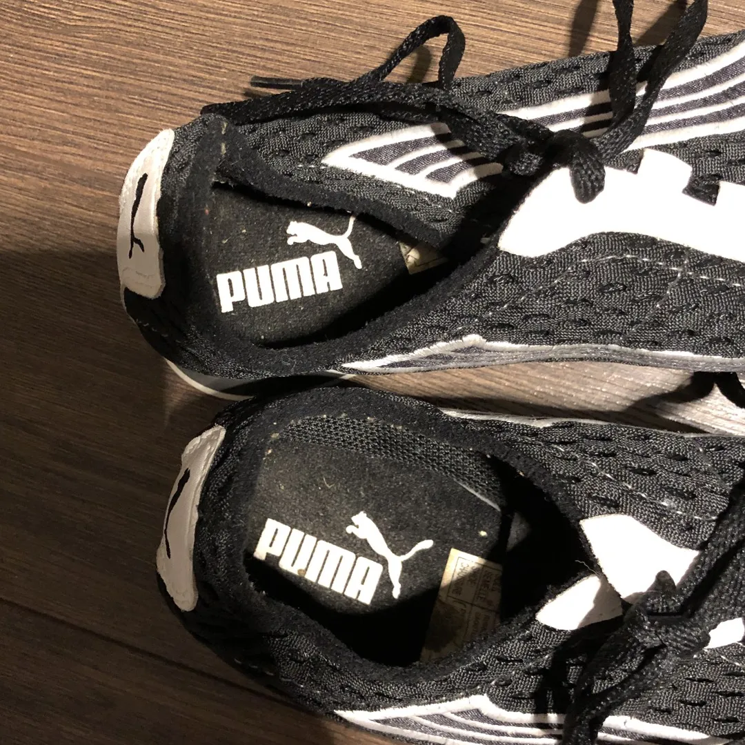 Puma Sneakers Size 8.5 Women’s photo 5
