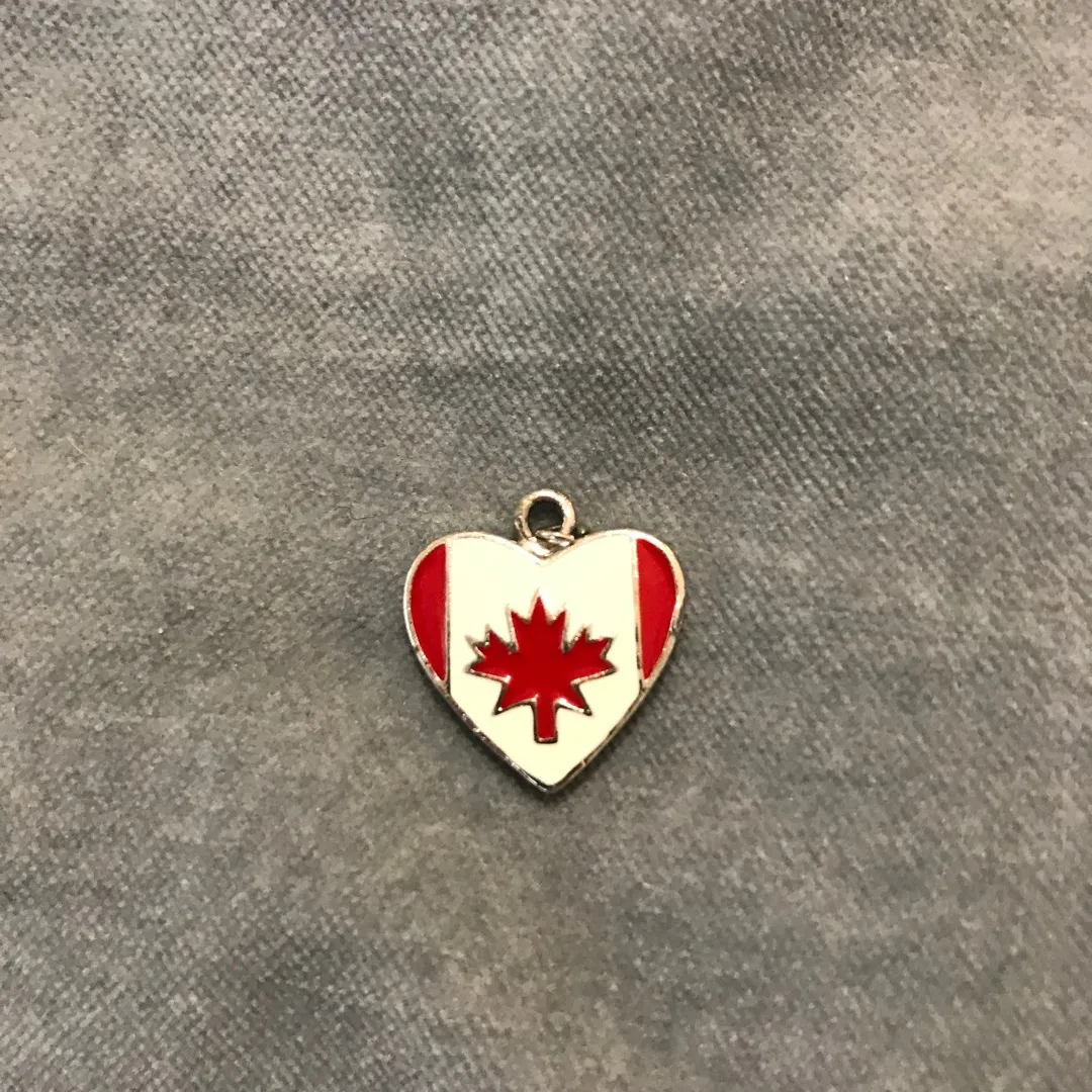 Canadian Heart Pendant photo 1