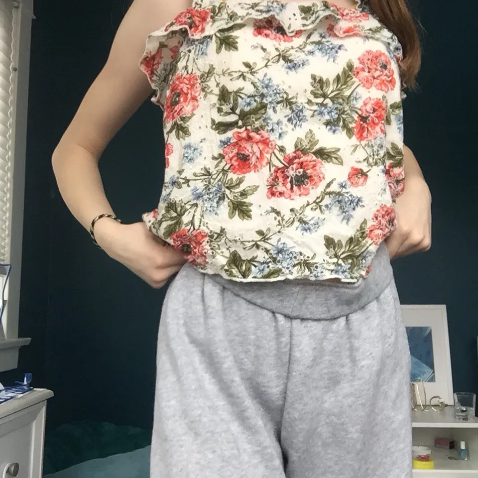 American Eagle Frilled Floral Tank photo 3