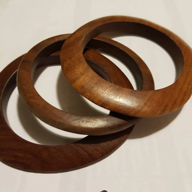 Set of 3 wooden bangles photo 1