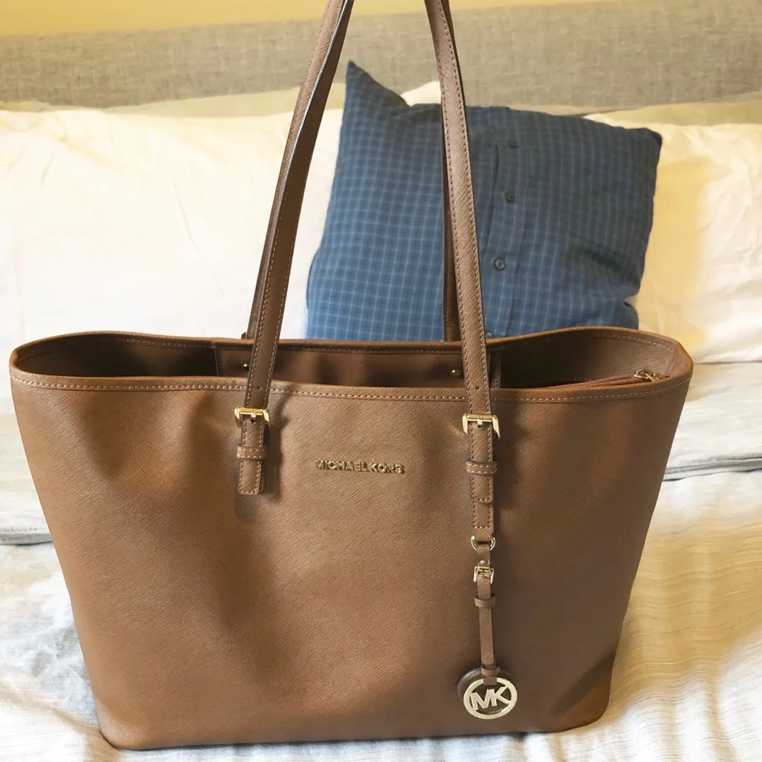 Michael Kors Leather Tote Bag With Laptop Compartment photo 1
