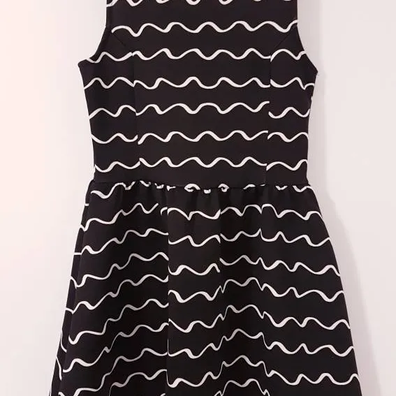 H&M Black Sleeveless Dress photo 1