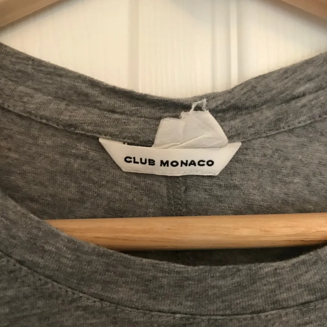 Club Monaco T-shirt photo 1