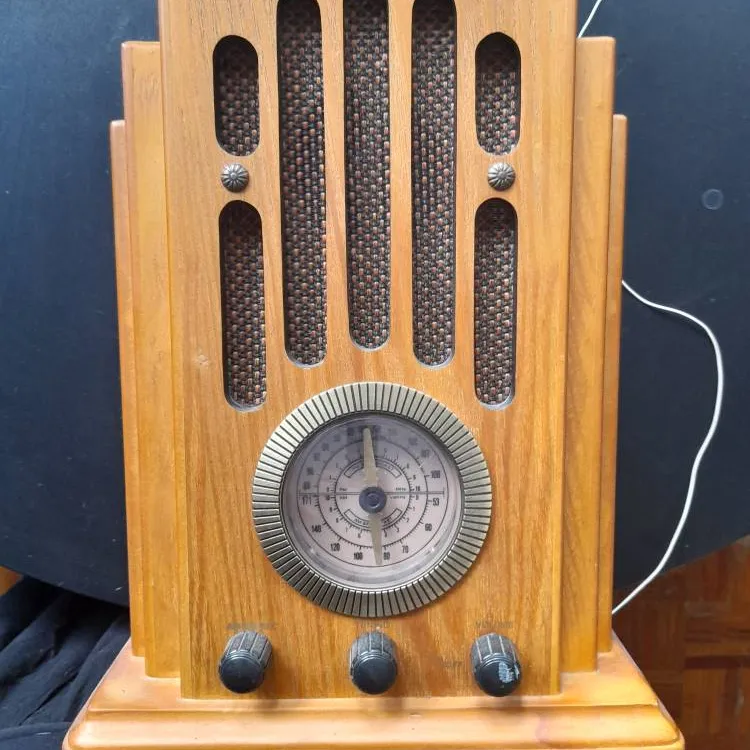 Vintage-inspired Radio photo 1