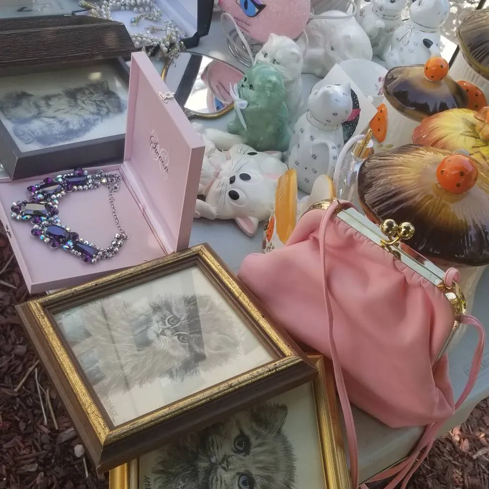 Vintage Yard Sale! Happening Now Till 4pm Almost Everyting Is... photo 3