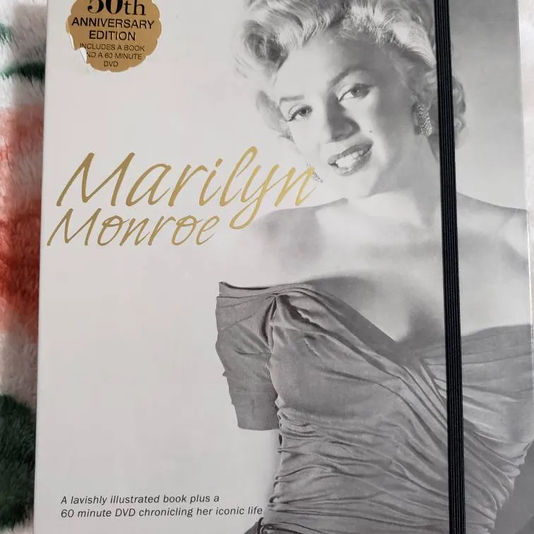 Marilyn Monroe (Book/DVD Set) photo 1