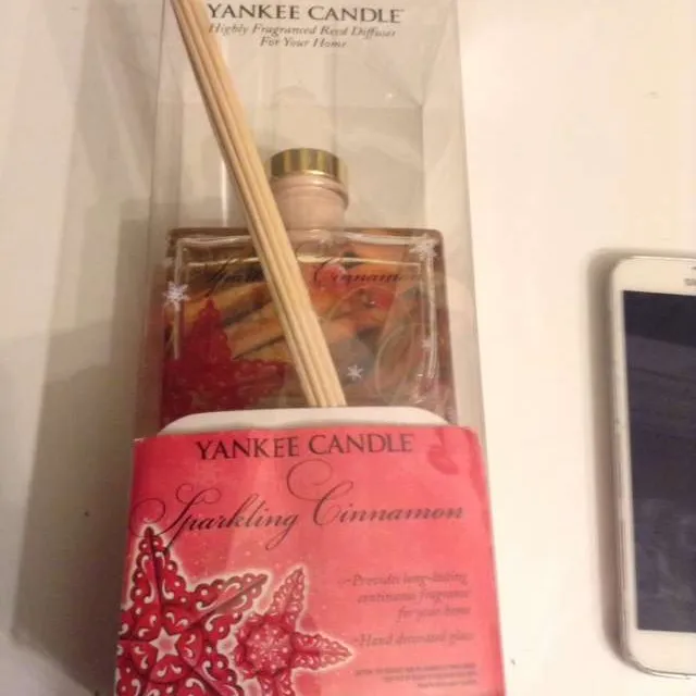 Yankee Candle Cinnamon Sent Air freshener photo 1