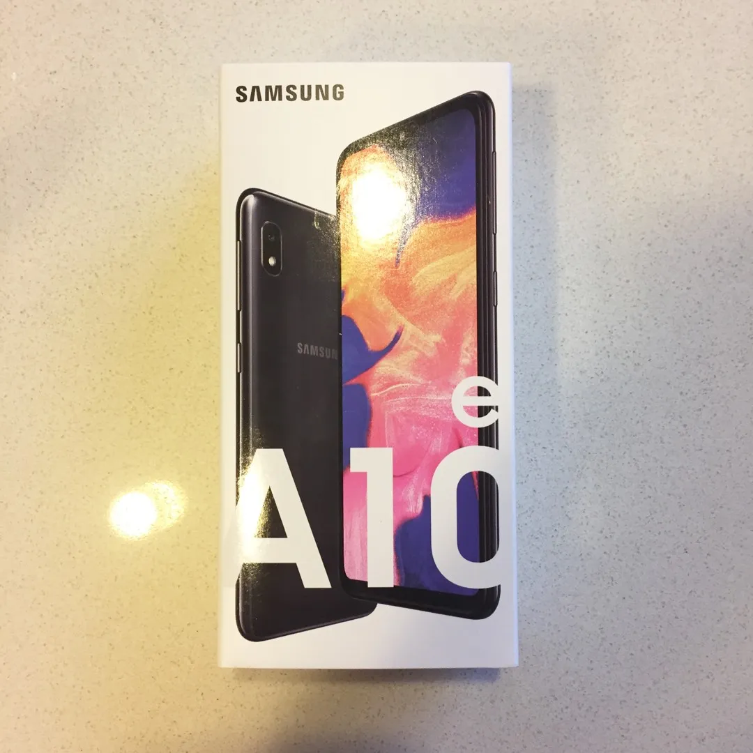 Samsung Galaxy A10e 32GB - Unlocked In Black - BNIB photo 4