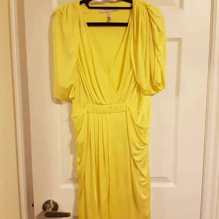 BCBG SMALL Yellow DRESS photo 1