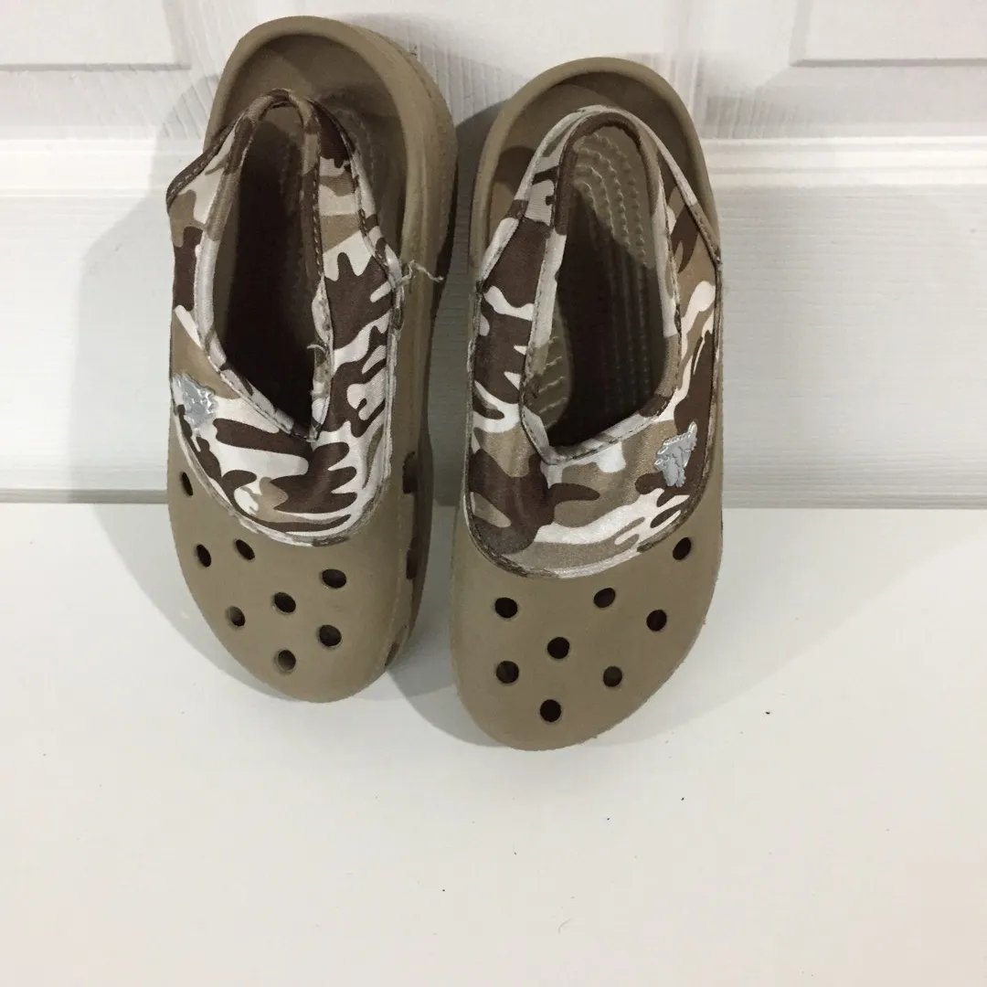 Crocs Size 12 ( For Boy Or Girl) photo 1
