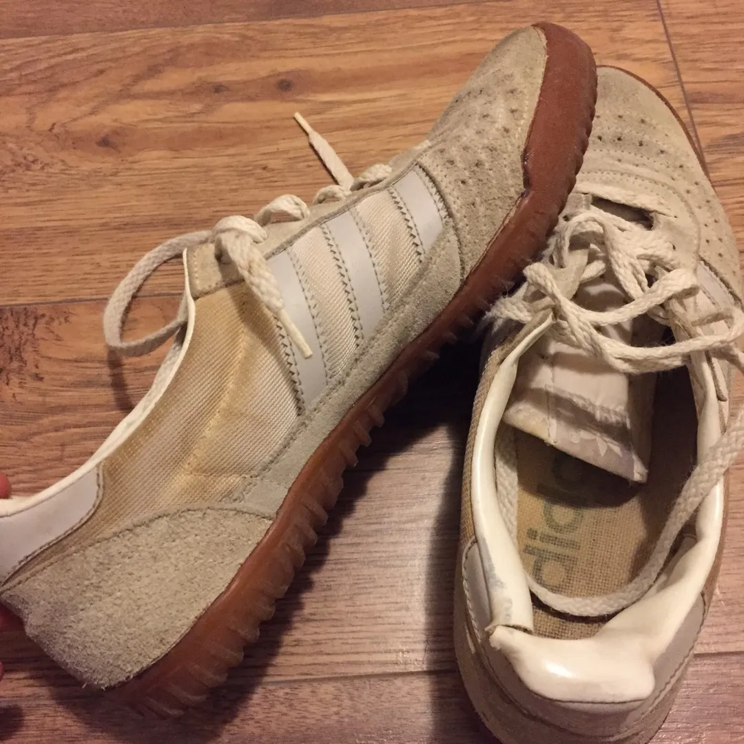 Vintage Adidas Sneakers / running Shoes Women’s 9 photo 1
