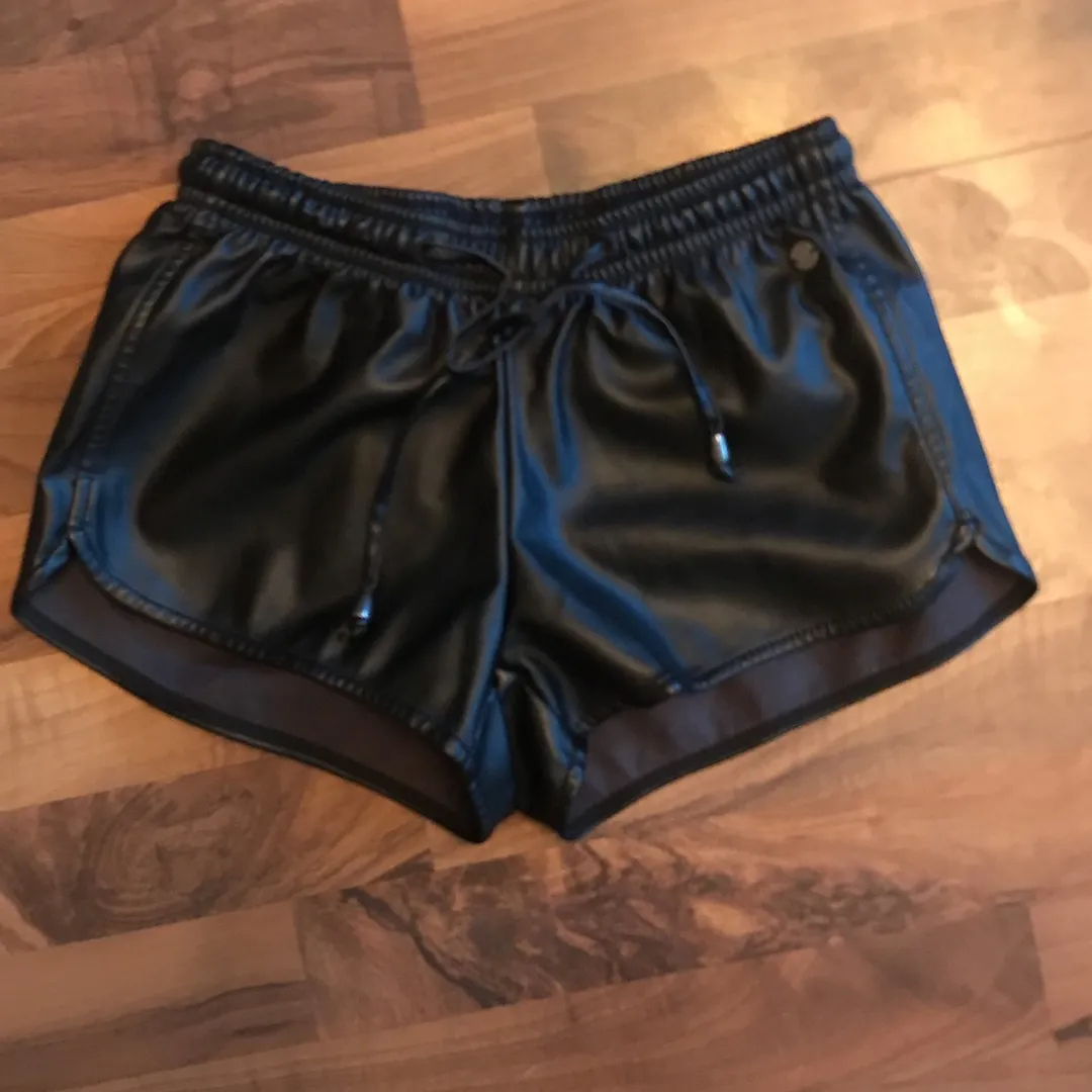 Adidas Neo Shorts Collection Size XS photo 1