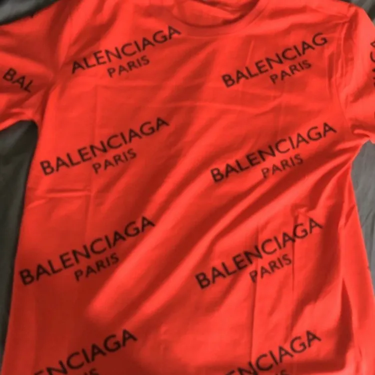 Balenciaga T Shirt photo 1
