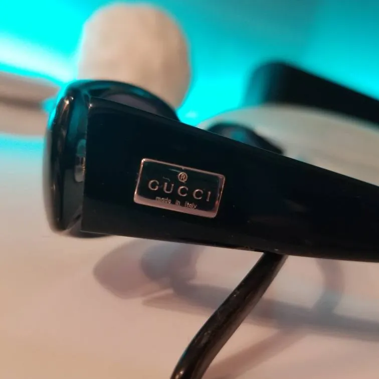 Gucci Sunglasses photo 3